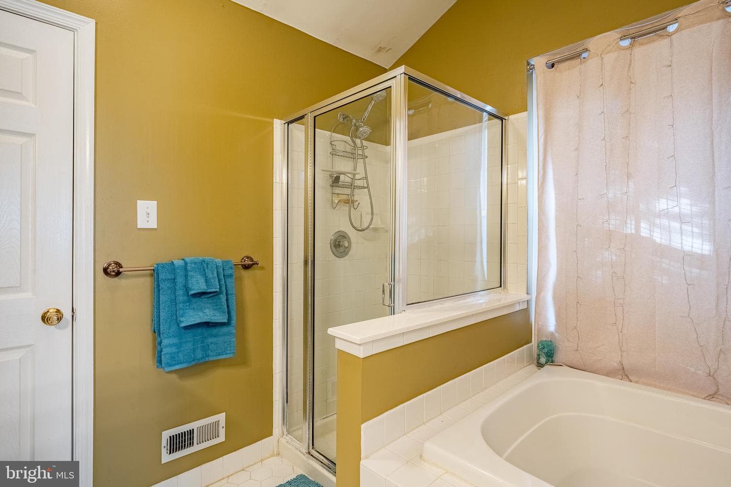 746 Martingale Road photo 31