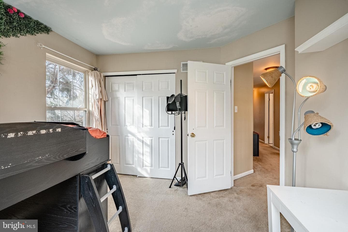746 Martingale Road photo 36