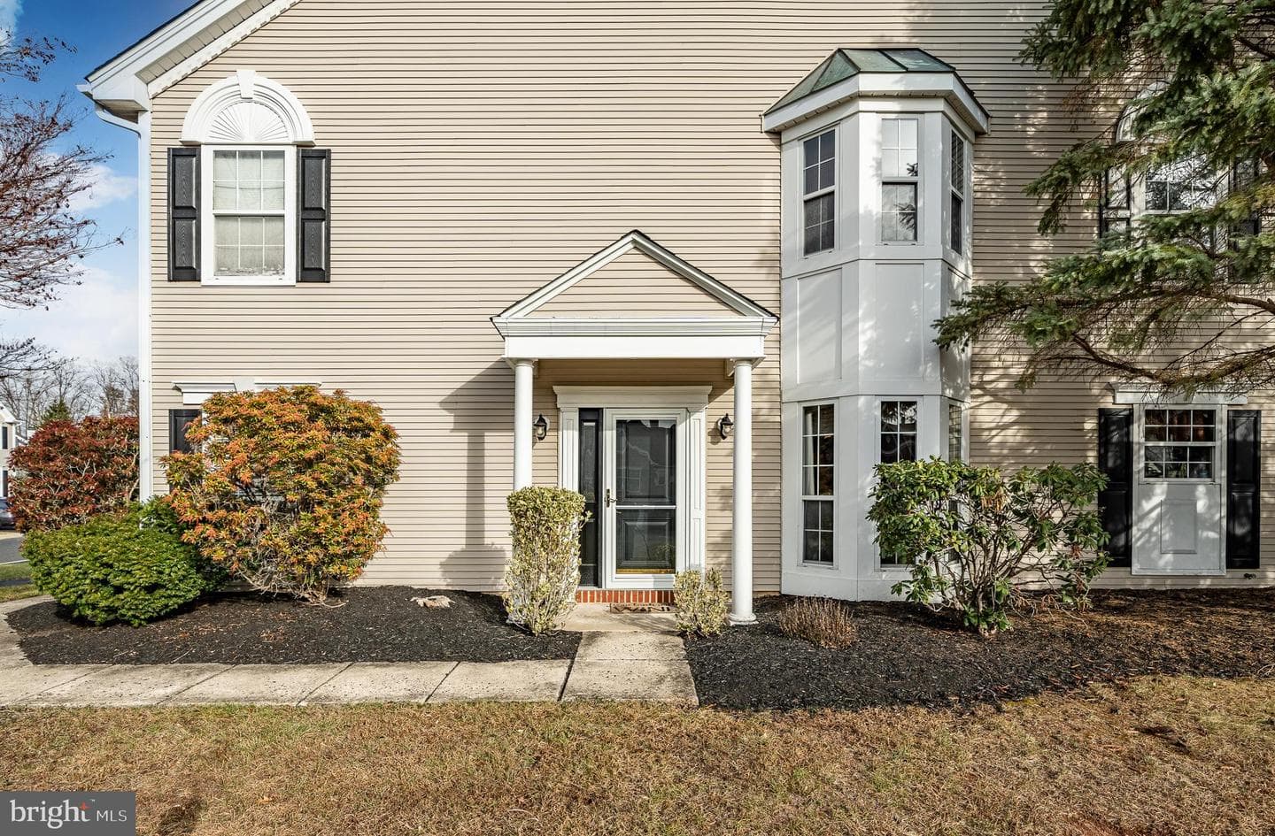 746 Martingale Road photo 4