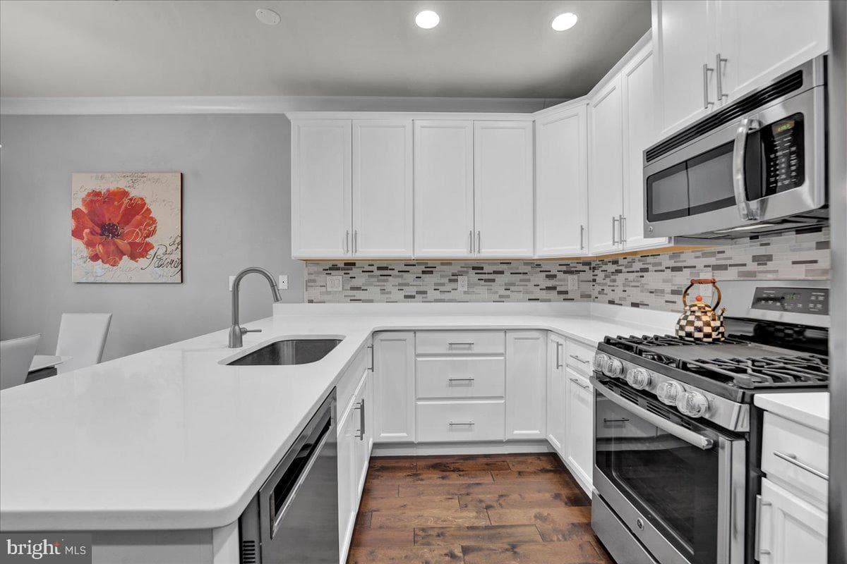 364 W 7th Avenue photo 11