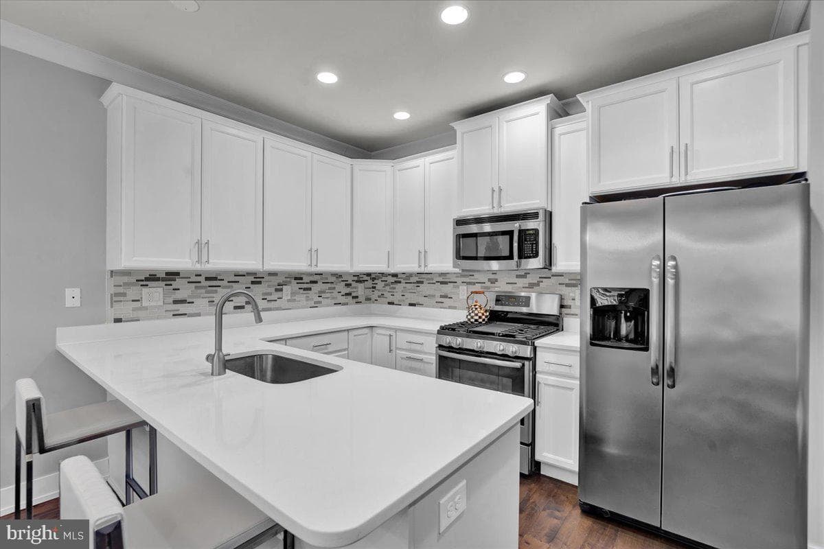 364 W 7th Avenue photo 12