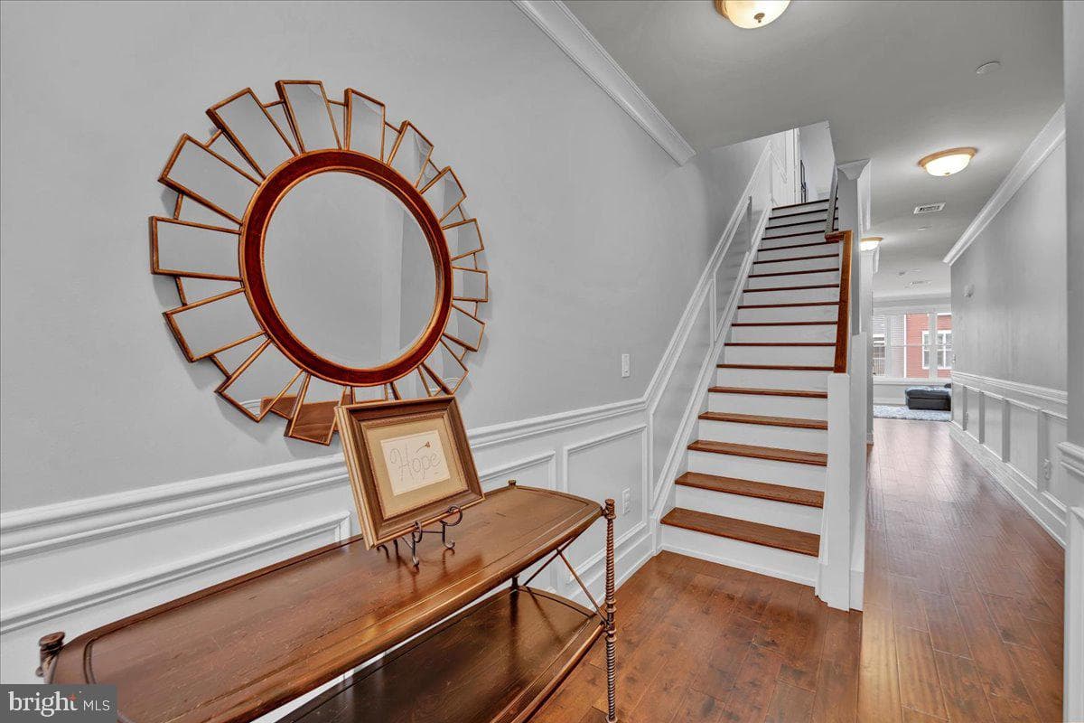 364 W 7th Avenue photo 7