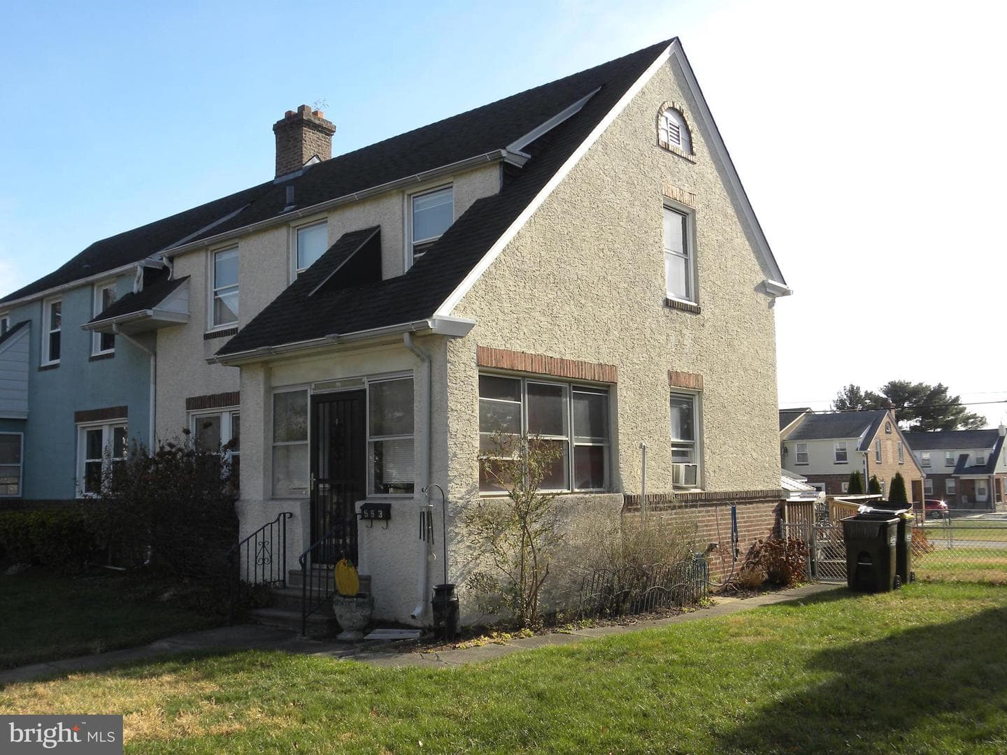 553 B St photo 2