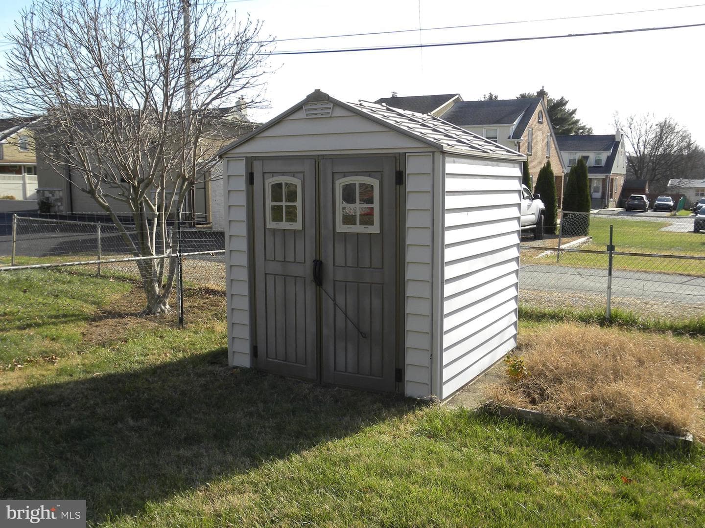553 B St photo 5