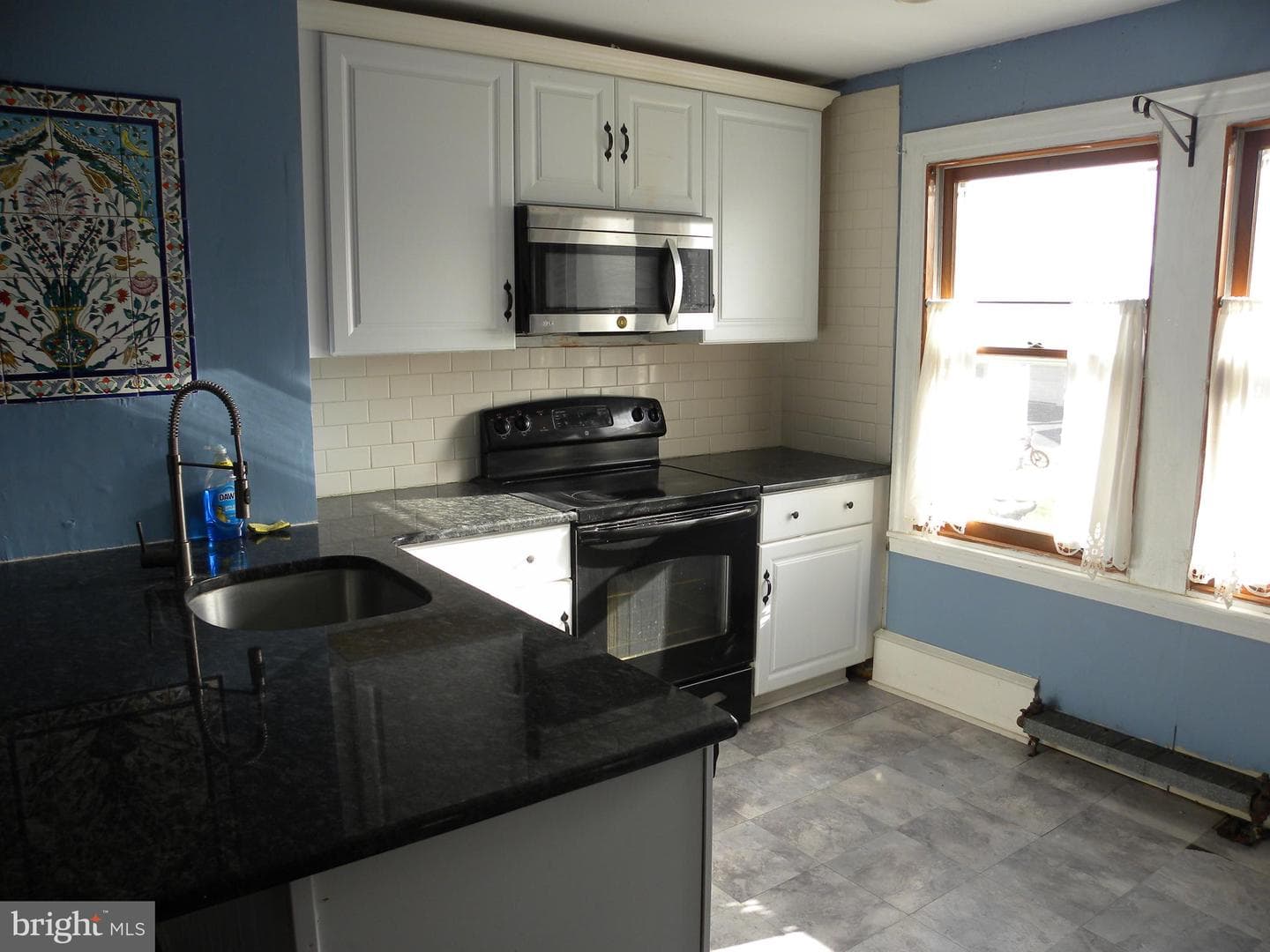 553 B St photo 8