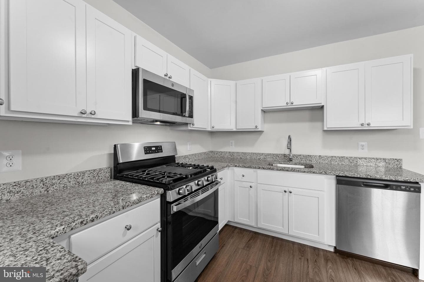 37 2nd Street photo 15