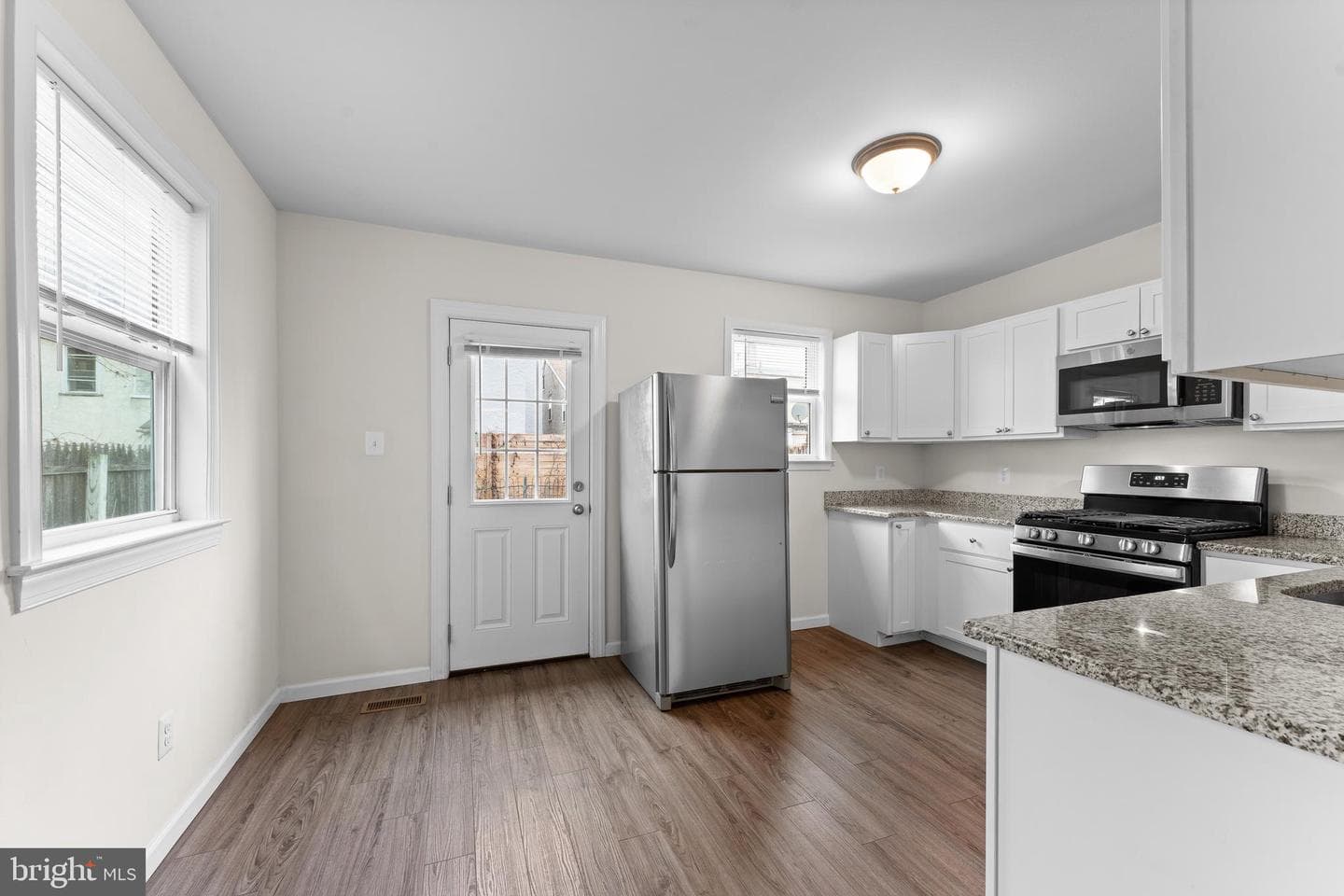 37 2nd Street photo 17
