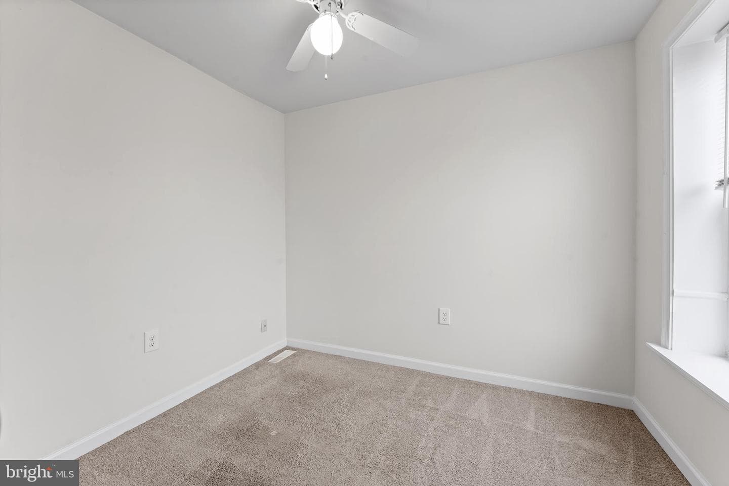 37 2nd Street photo 24