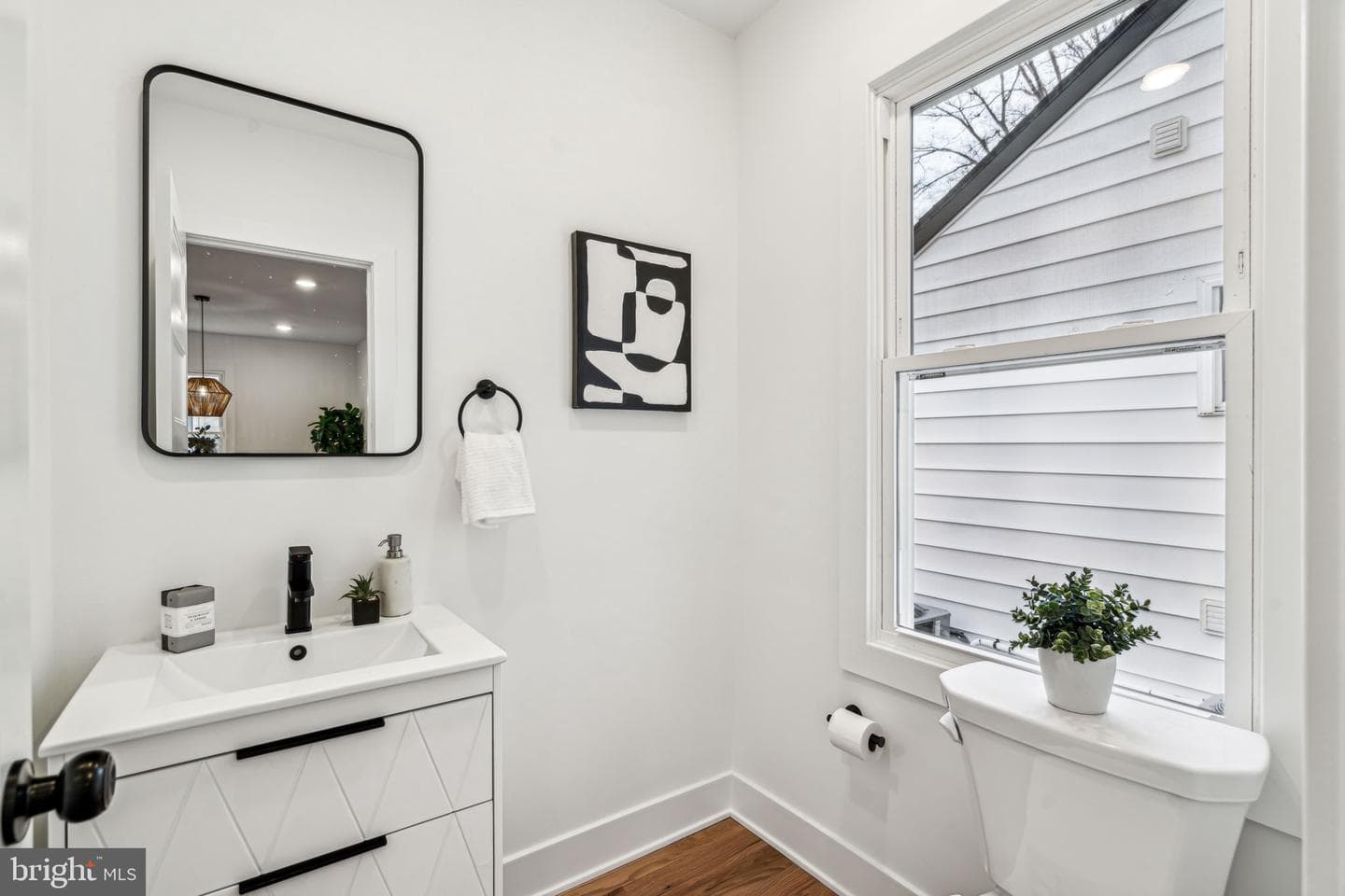 655 Edge Hill Road photo 14