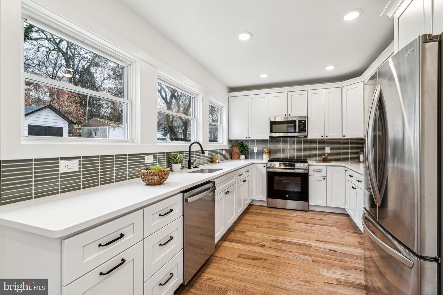 655 Edge Hill Road photo 16