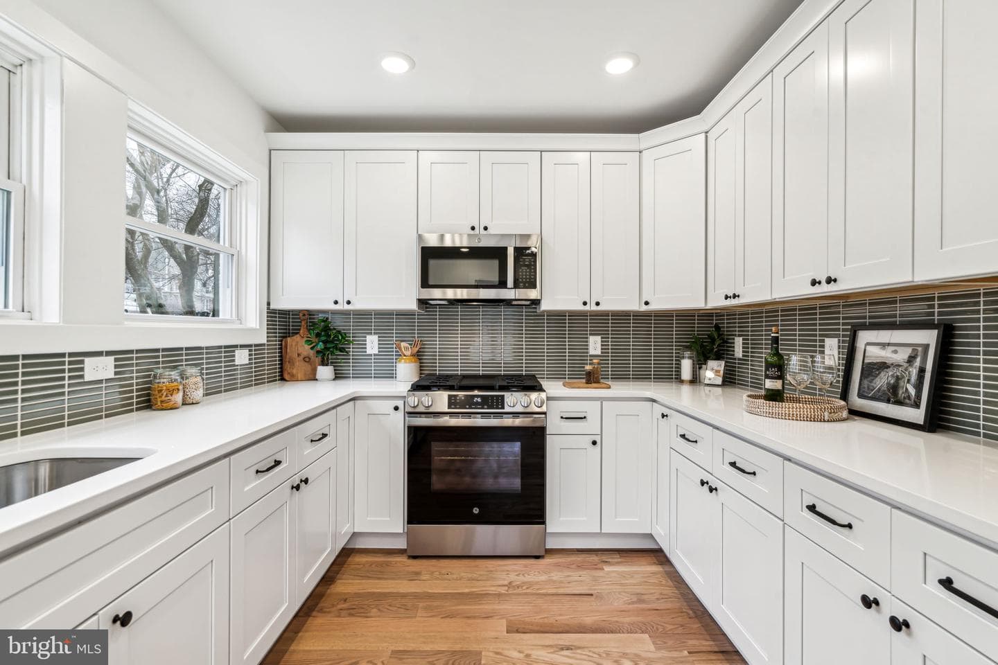 655 Edge Hill Road photo 17