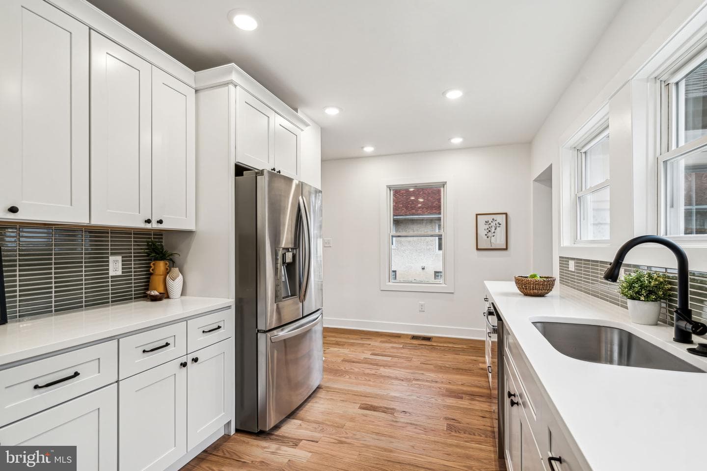 655 Edge Hill Road photo 19