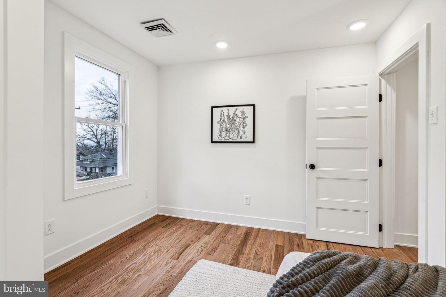 655 Edge Hill Road photo 35