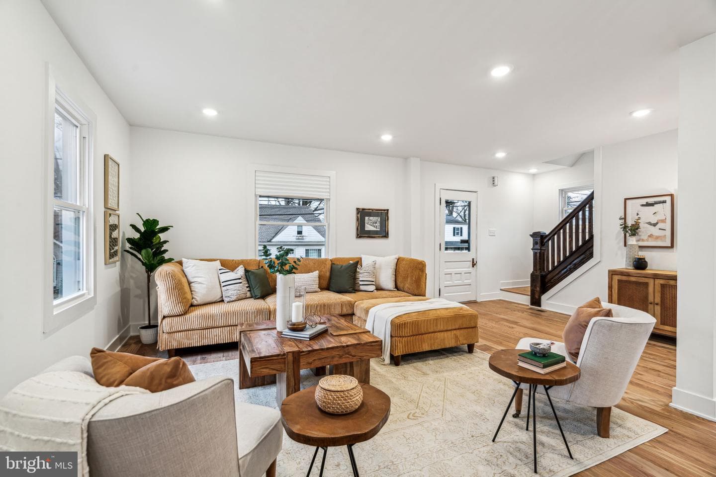 655 Edge Hill Road photo 8