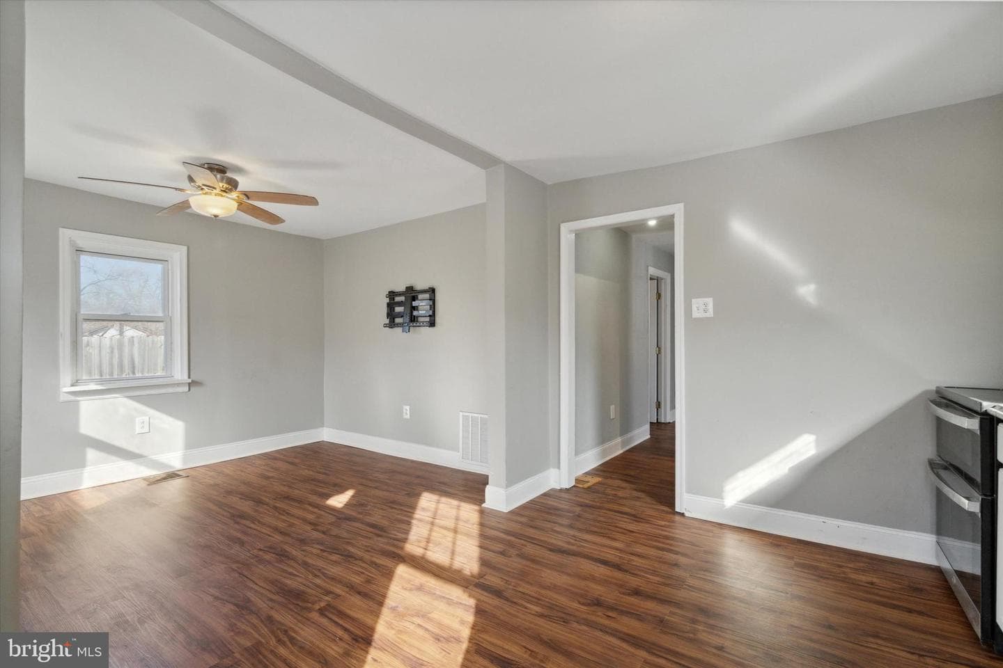 1605 N Line Street photo 2
