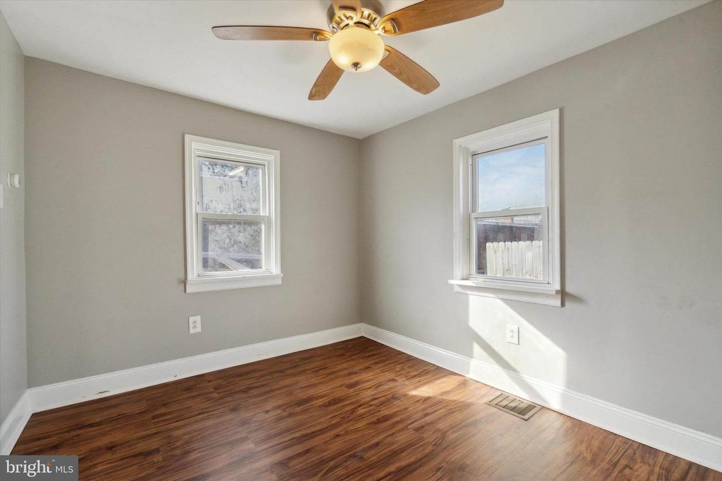 1605 N Line Street photo 8