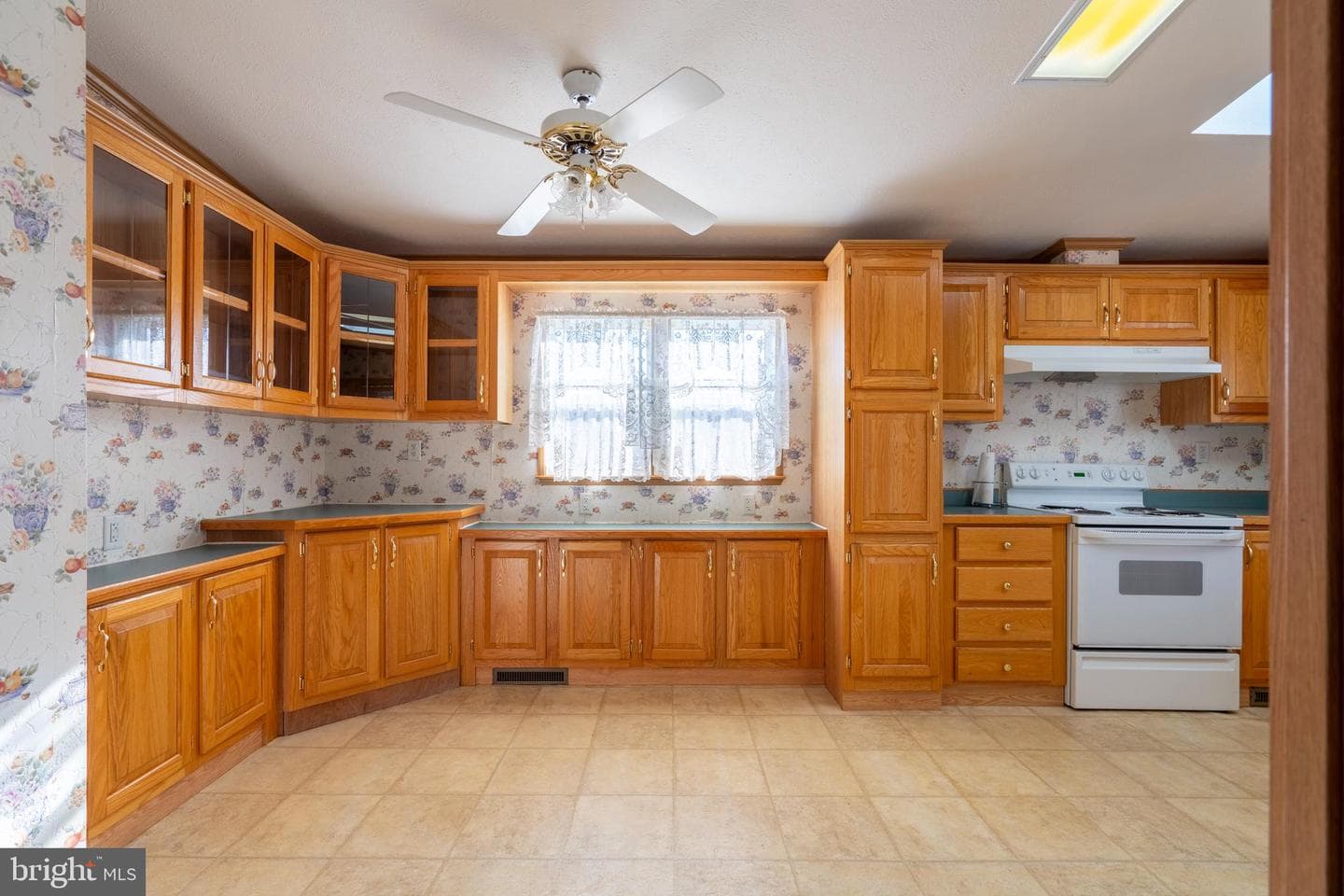 644 Apple Street photo 16