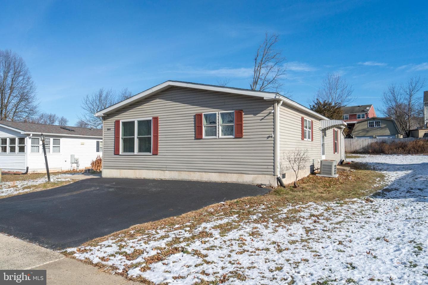 644 Apple Street photo 8