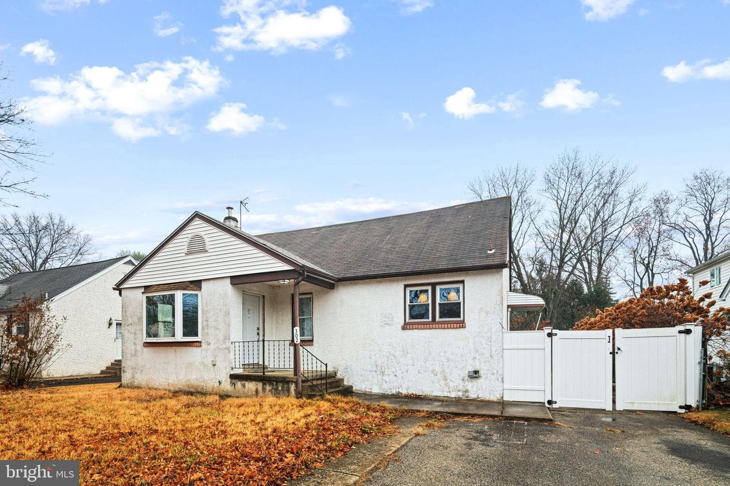 302 Rogers Road photo 1