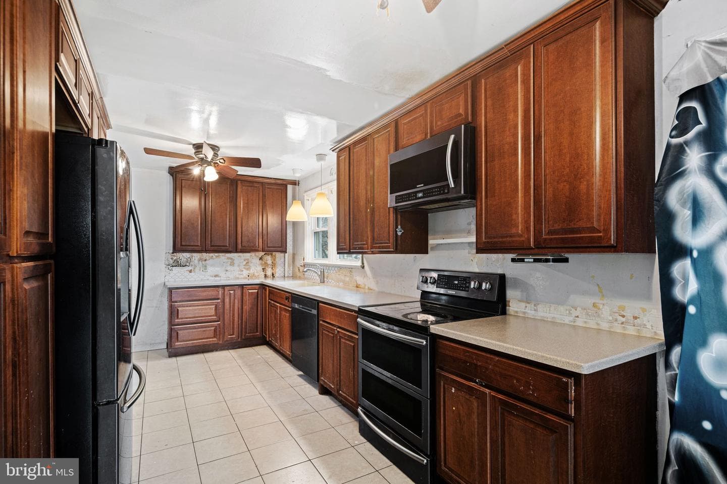 302 Rogers Road photo 4