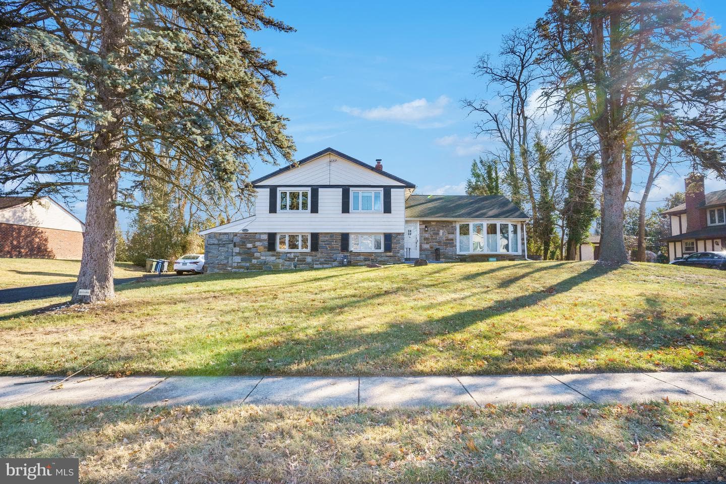 1875 Lippincott Road photo 3