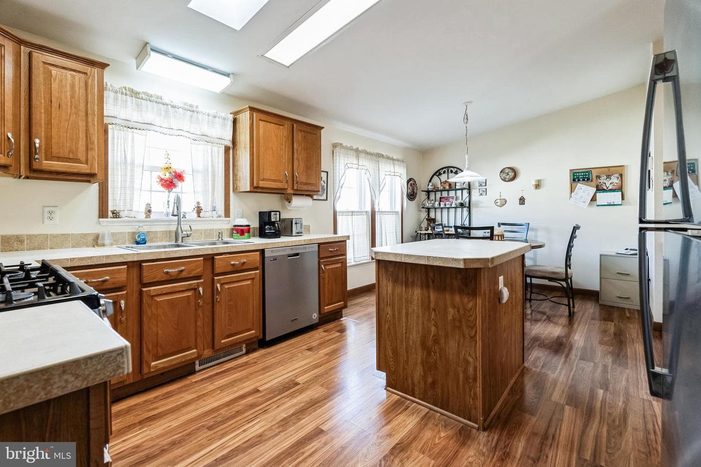 502 Village Way photo 12