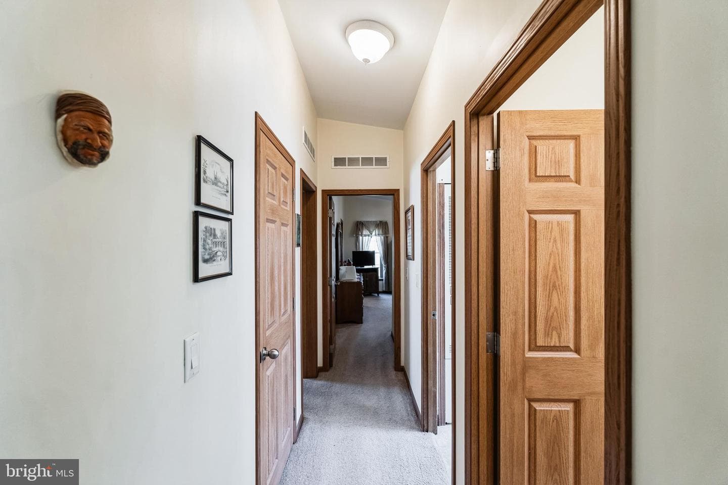 502 Village Way photo 16