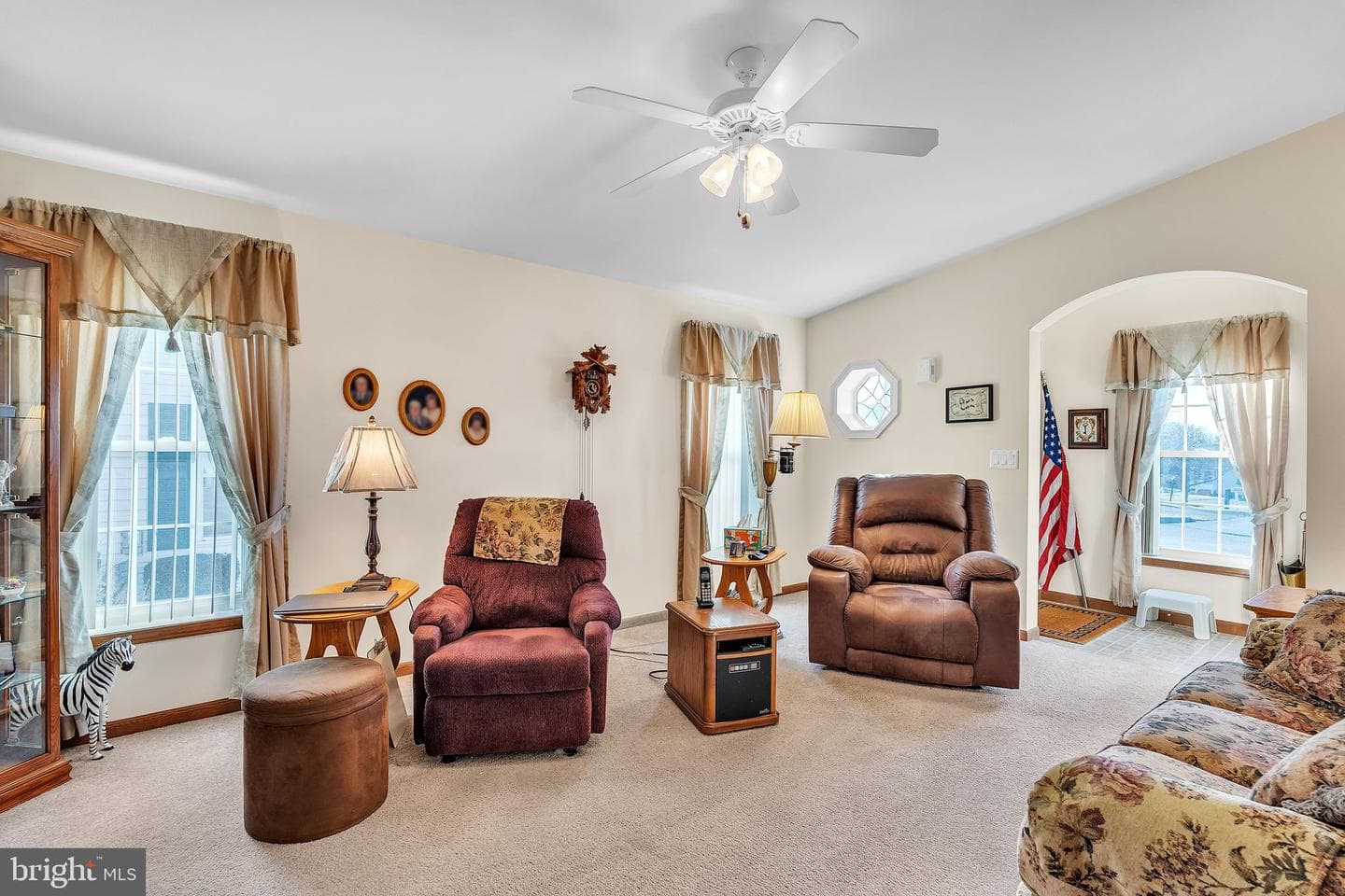 502 Village Way photo 3