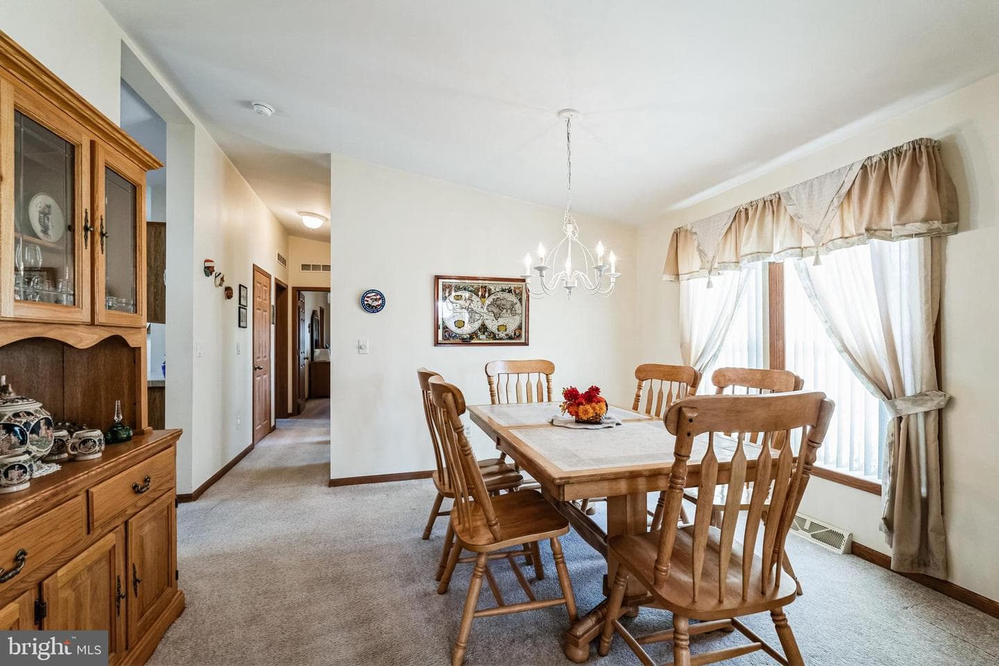 502 Village Way photo 8