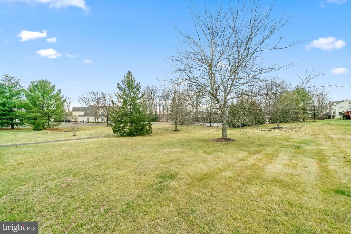122 Canterbury Lane photo 24
