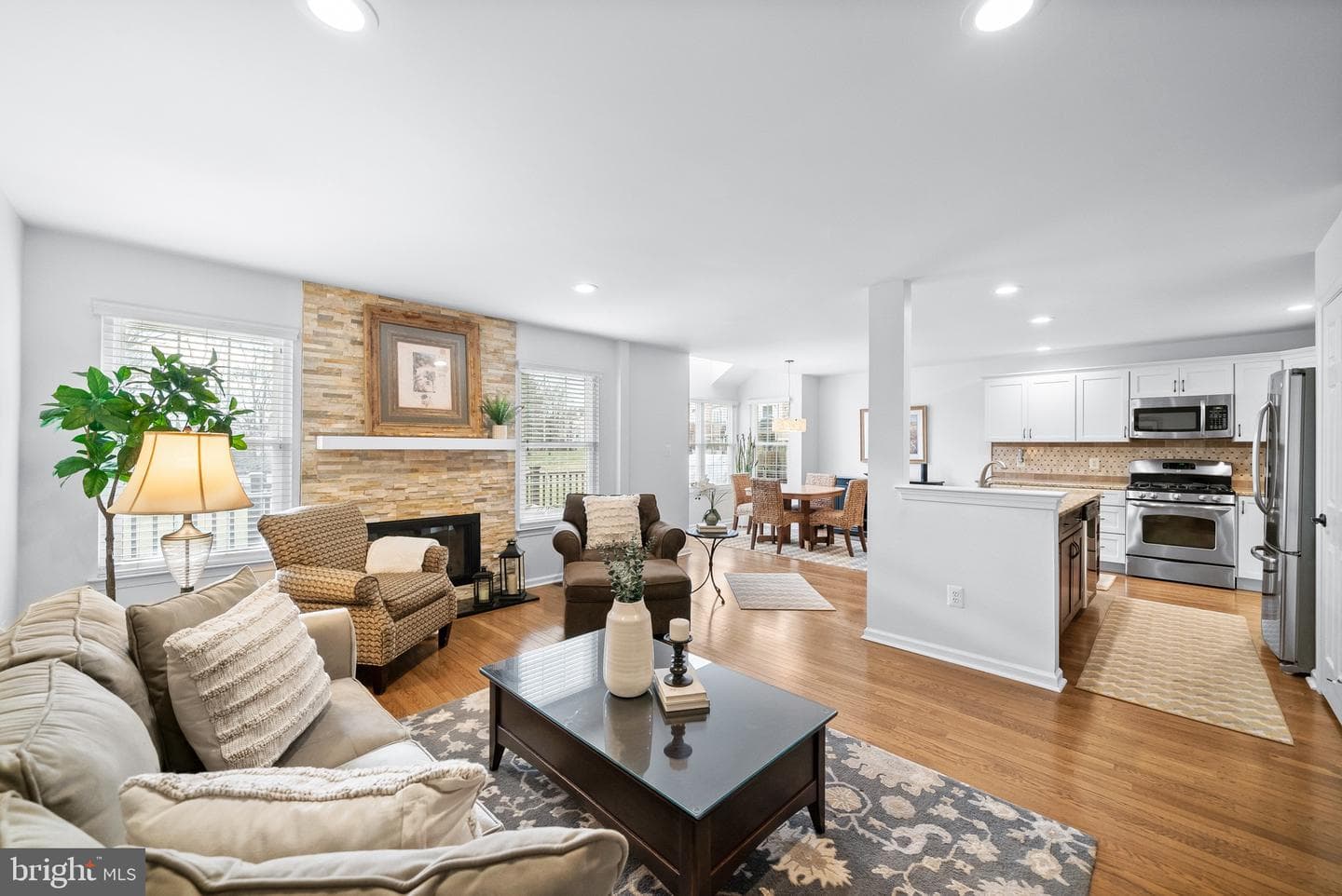 122 Canterbury Lane photo 8