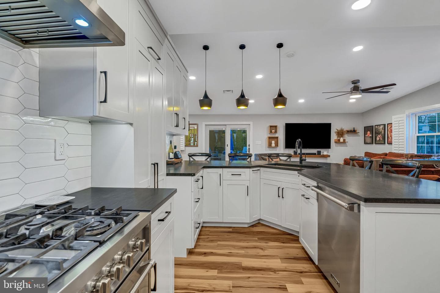 720 Pembroke Road photo 11