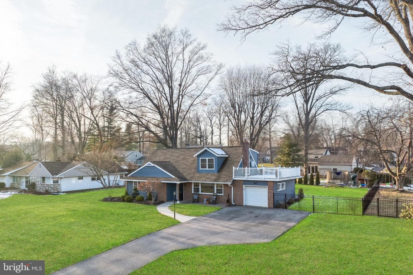 720 Pembroke Road photo 2