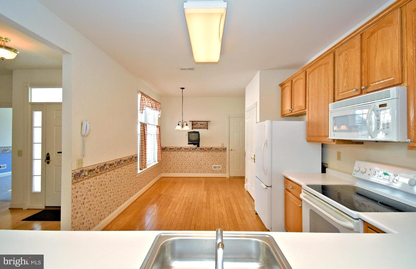 1545 Tarrington Way photo 6