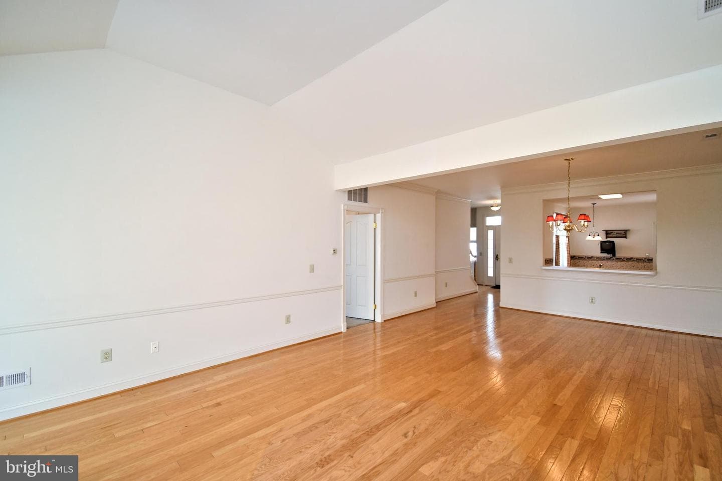 1545 Tarrington Way photo 8