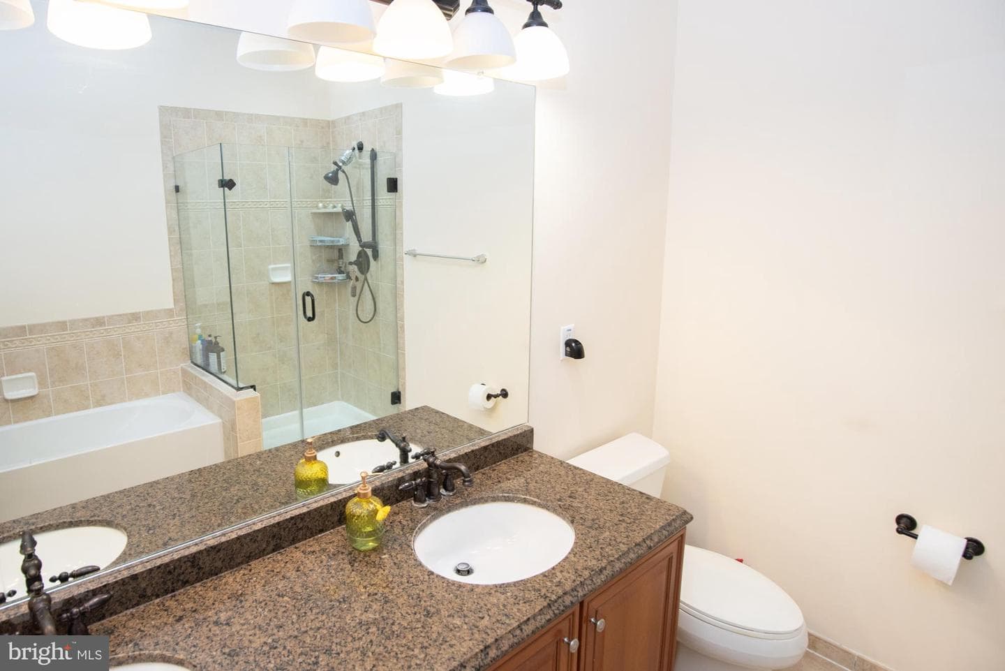 300 W Elm Street #2115 photo 23