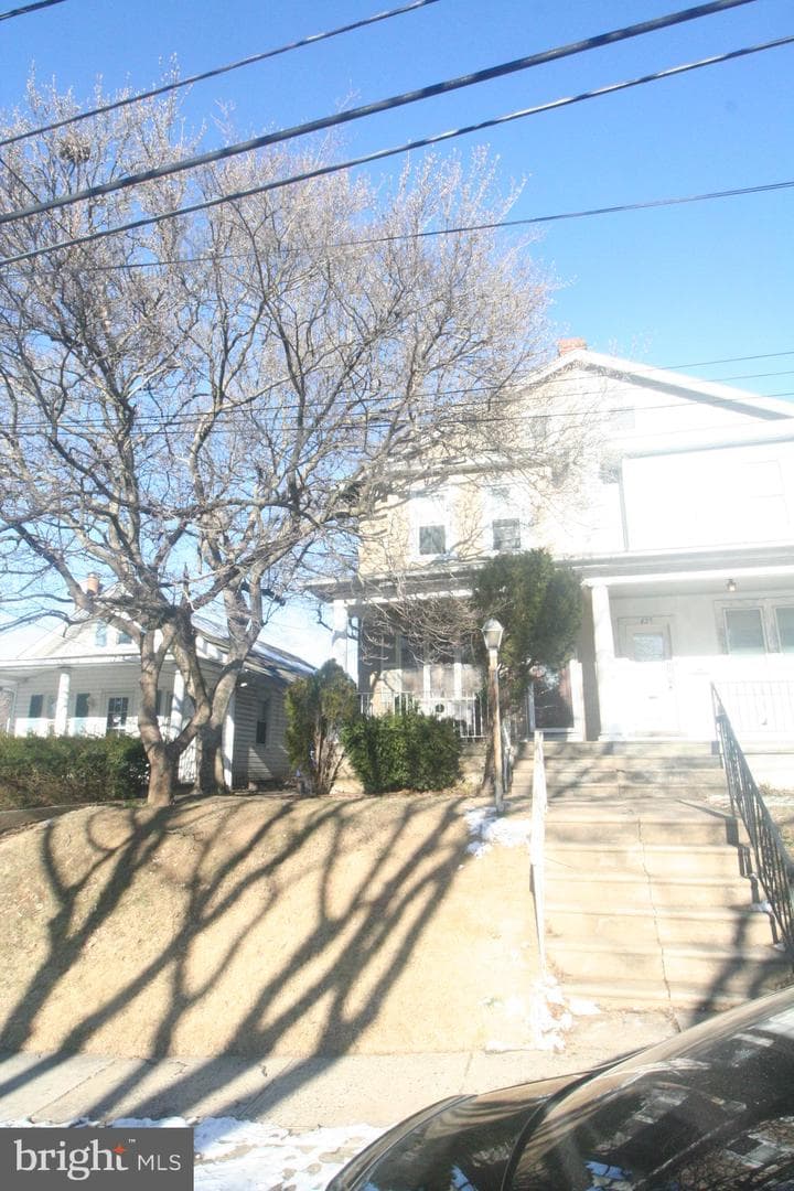 427 Jefferson Avenue photo 2