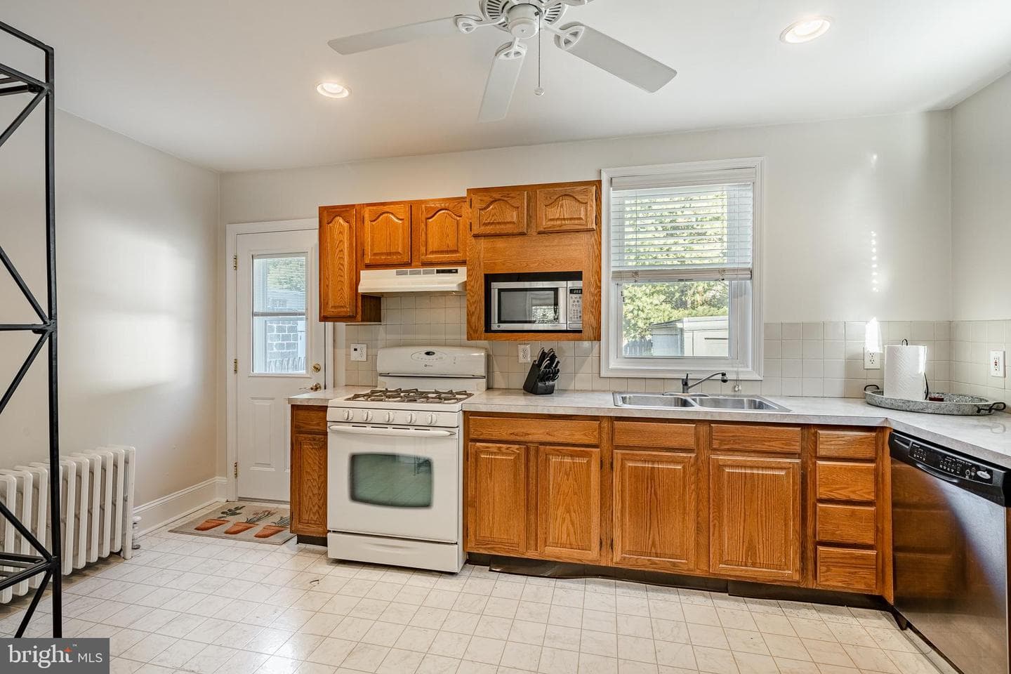 317 Locust Avenue photo 11