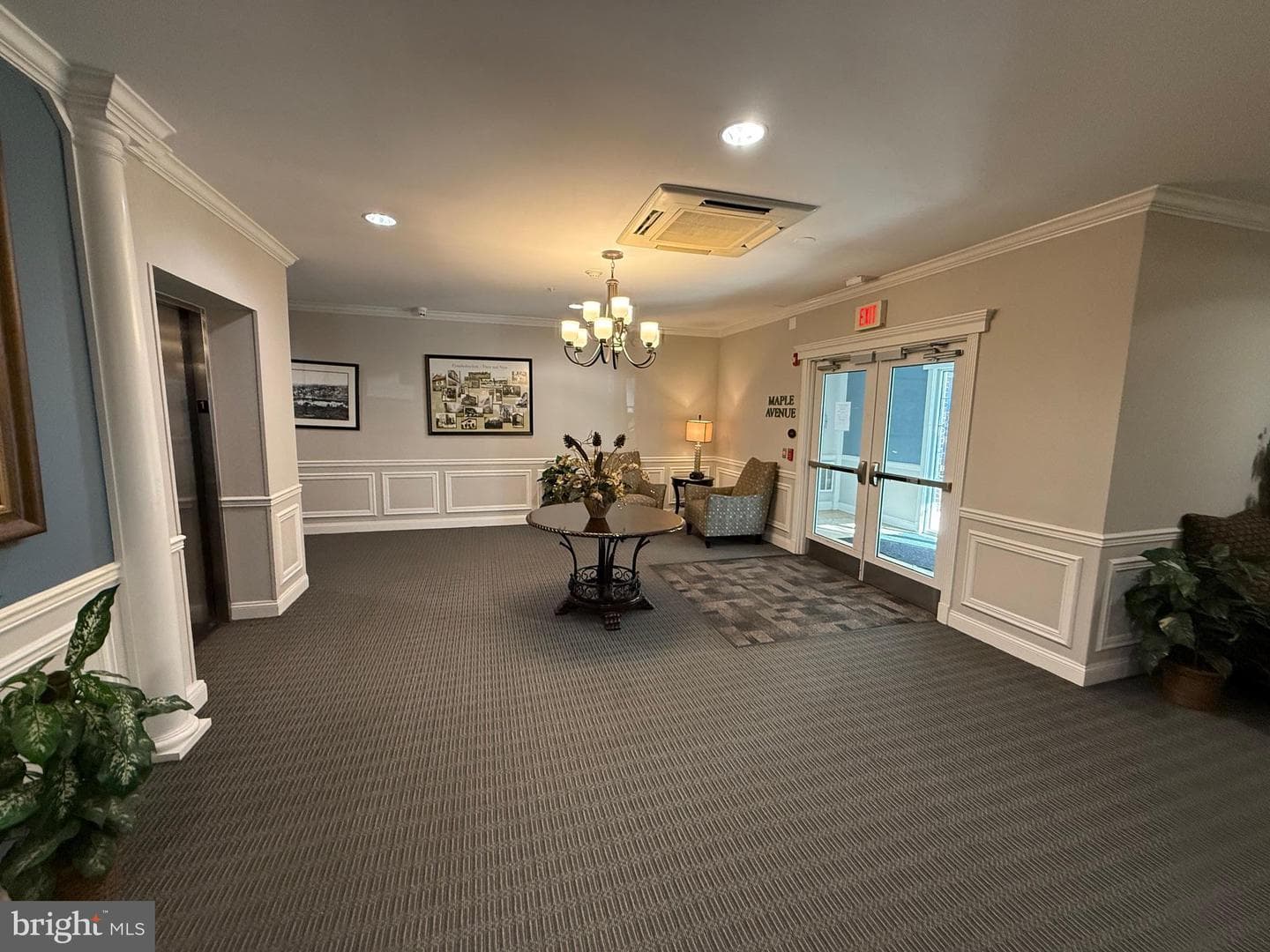 300 W Elm Street #2405 photo 15