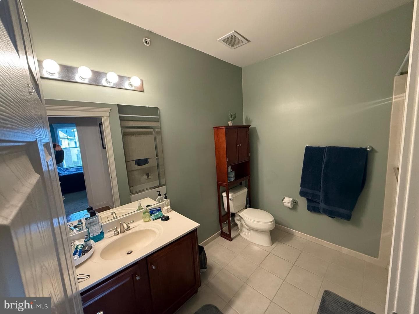 300 W Elm Street #2405 photo 8