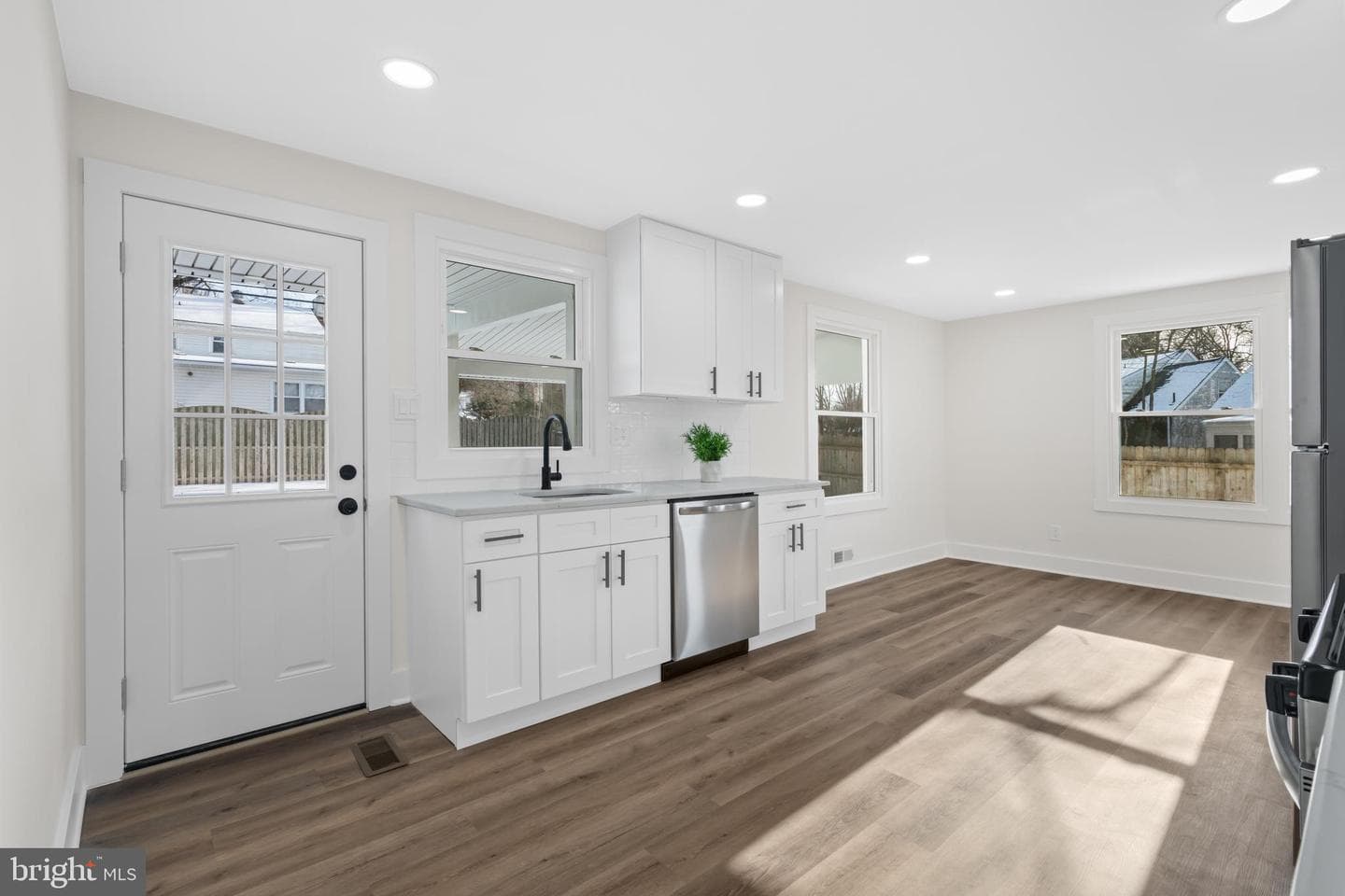 326 Lorraine Avenue photo 13