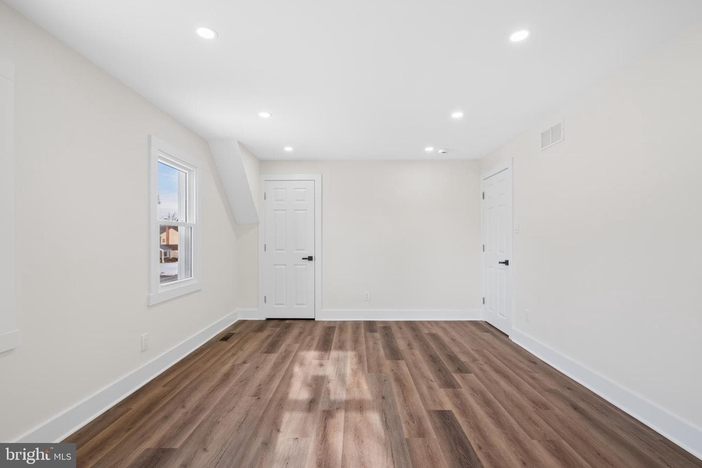 326 Lorraine Avenue photo 19