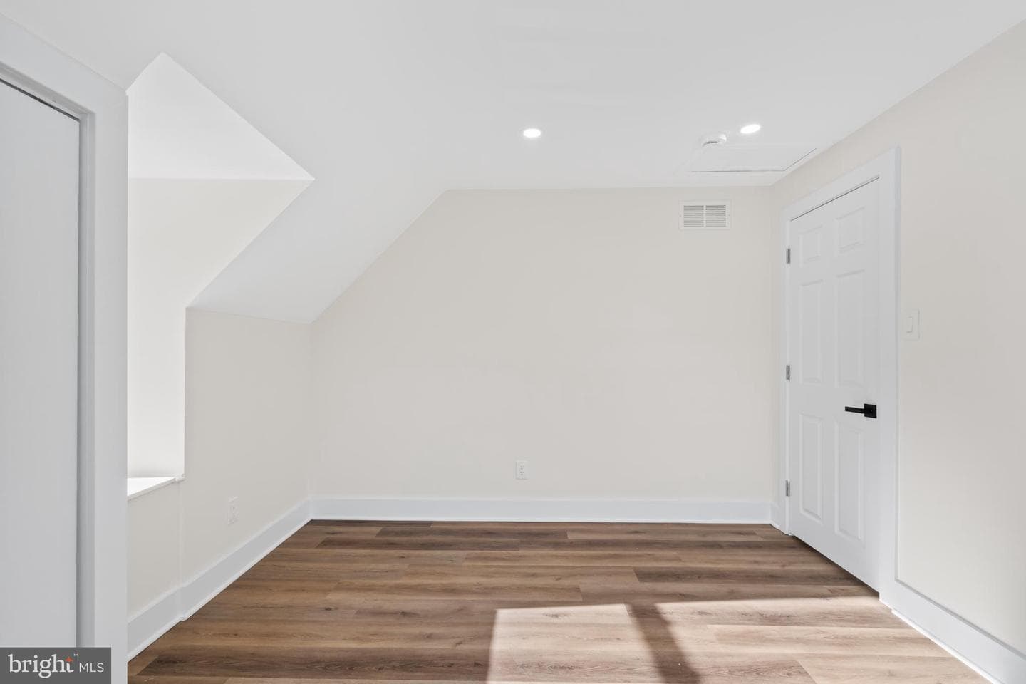 326 Lorraine Avenue photo 20