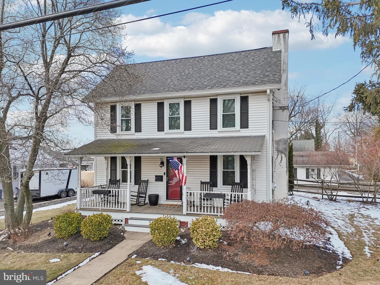 563 E Cherry Lane photo 3