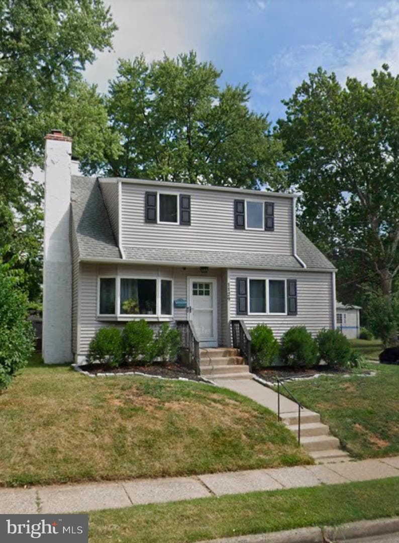 1129 Hall Avenue photo 2
