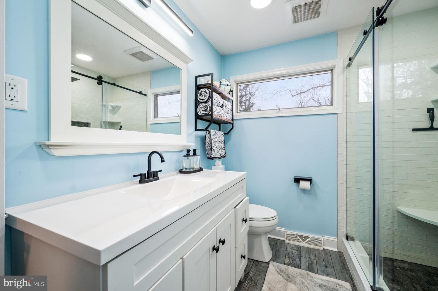 1129 Hall Avenue photo 20