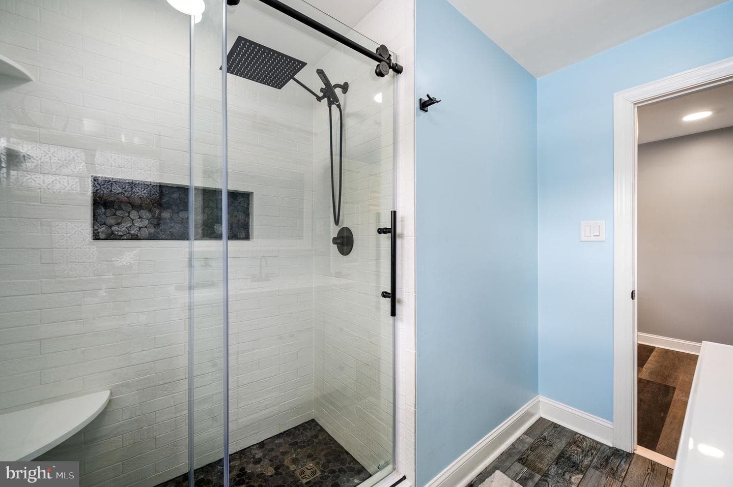1129 Hall Avenue photo 21