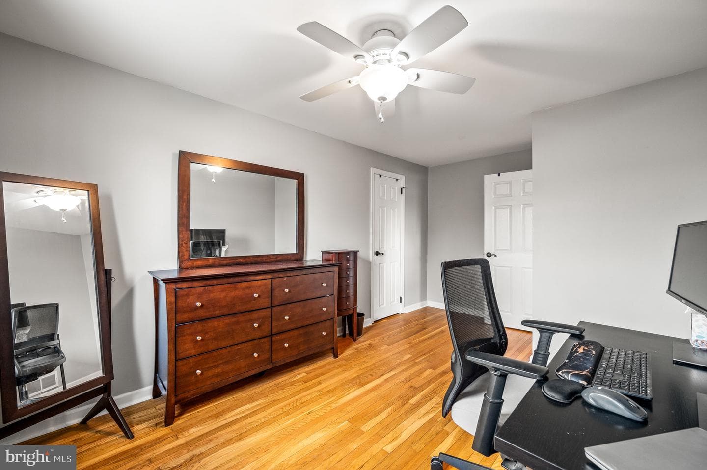 1129 Hall Avenue photo 29