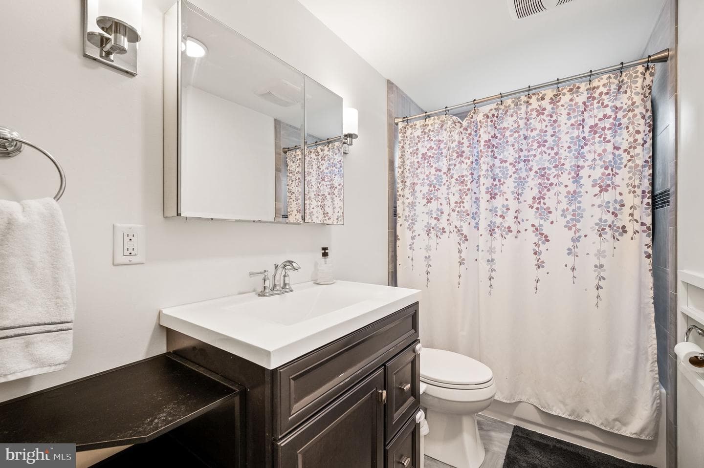 1129 Hall Avenue photo 30