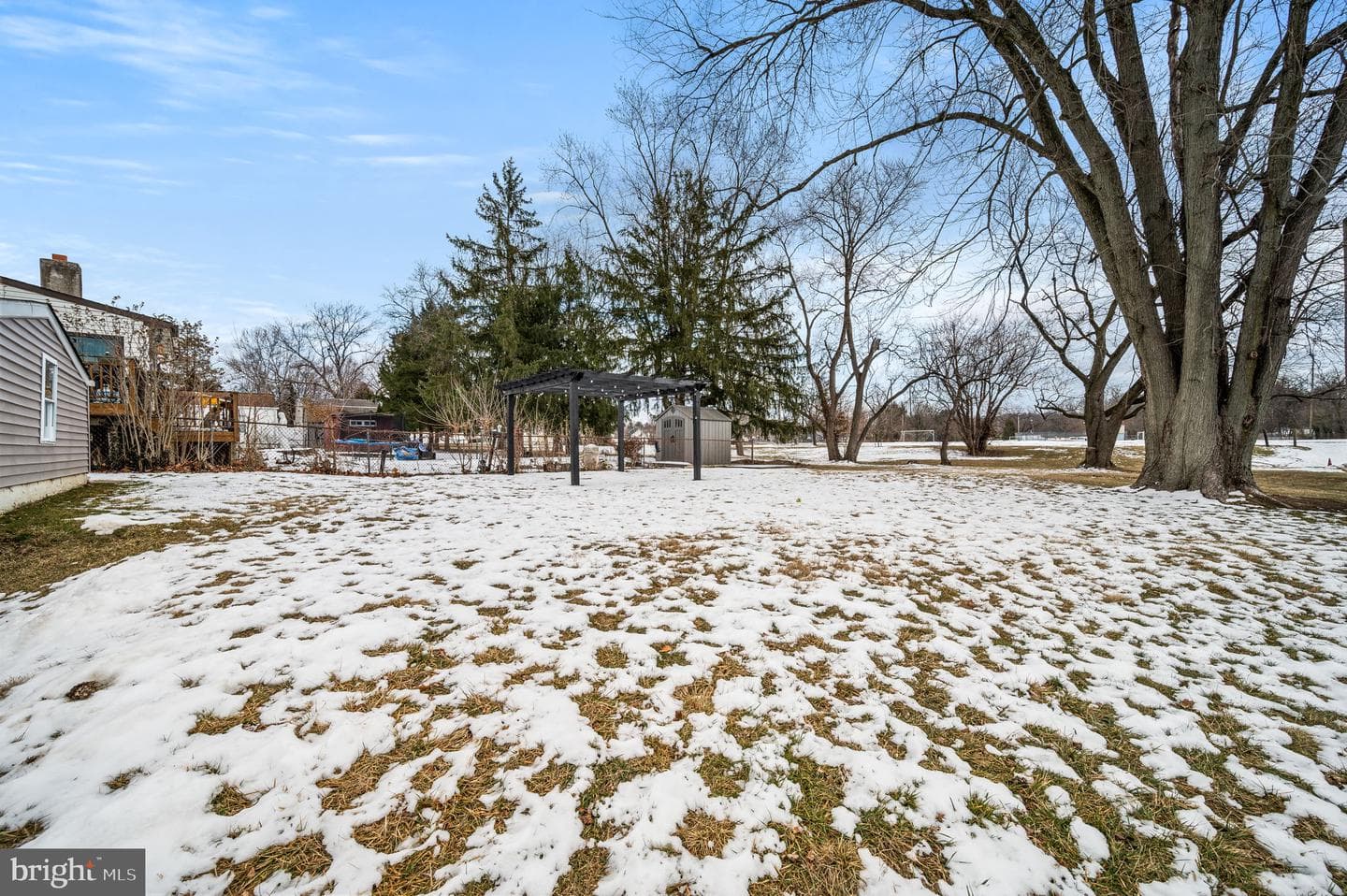 1129 Hall Avenue photo 31